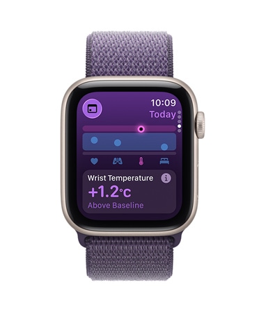 Apple Watch SE 3, alumiiniumkorpused, tähevalge, randmetemperatuuri mõõtmine, parema külje välimus, Digital Crown, Sport Loop, lilla udu värv