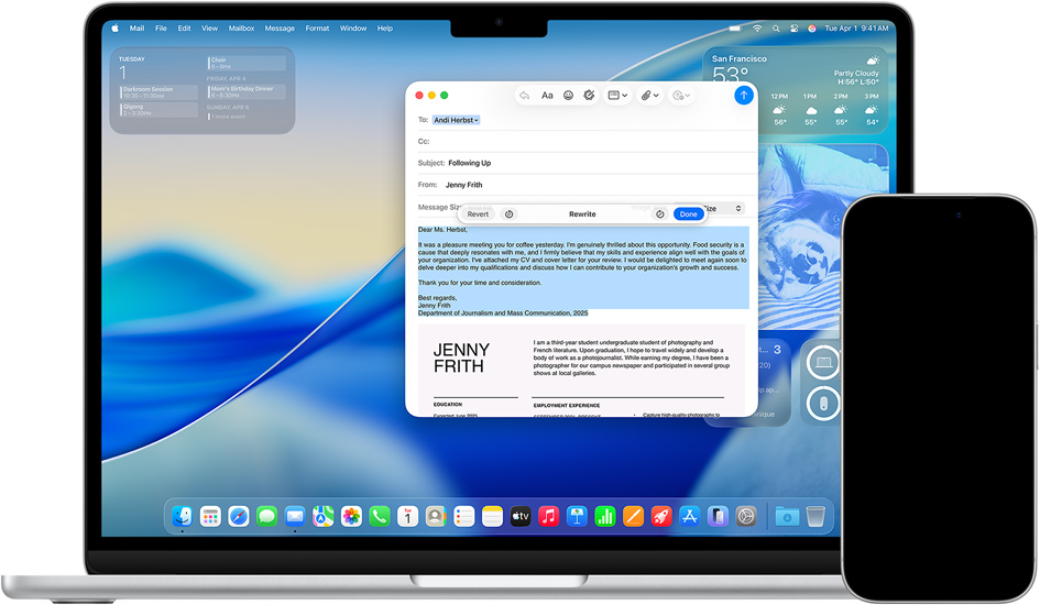 جهاز Mac يعرض أدوات الكتابة وجهاز iPhone يعرض رسائل مع ميزة الترجمة المباشرة