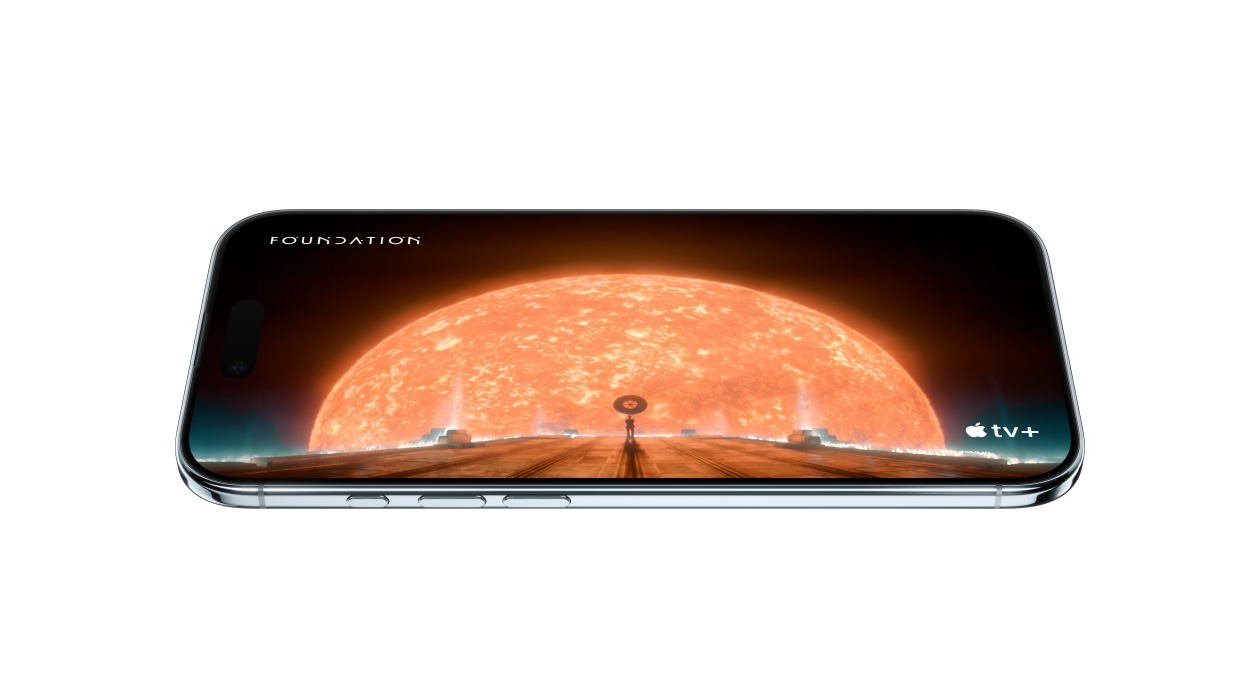 iPhone Air, Vorderseite, Seite, zeigt ein Standbild einer Szene aus der Apple TV+ Serie Foundation